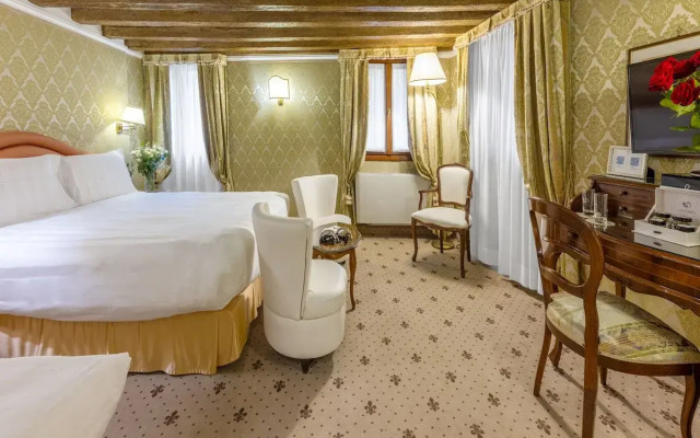 Colombina Hotel