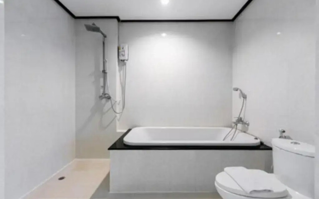 The President Hotel at Chokchai 4