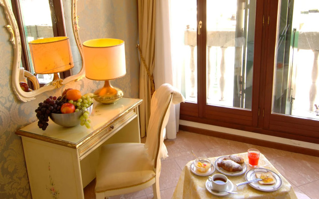 Hotel Canal