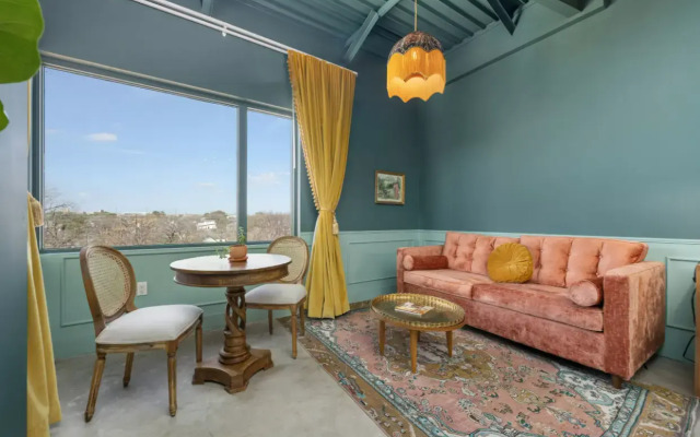 The Frances Modern Inn