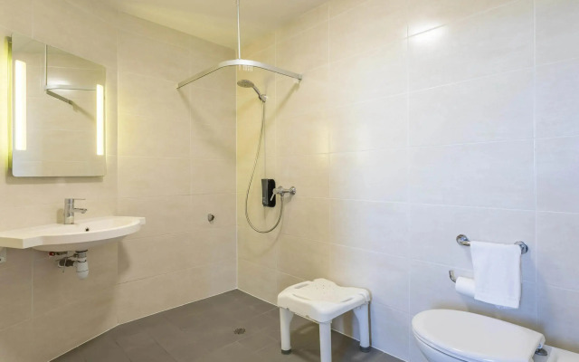 B&B HOTEL Marseille Les ports