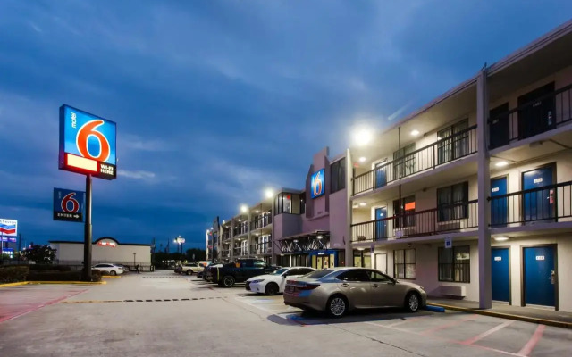 Motel 6 Houston, TX - Medical Center/NRG Stadium
