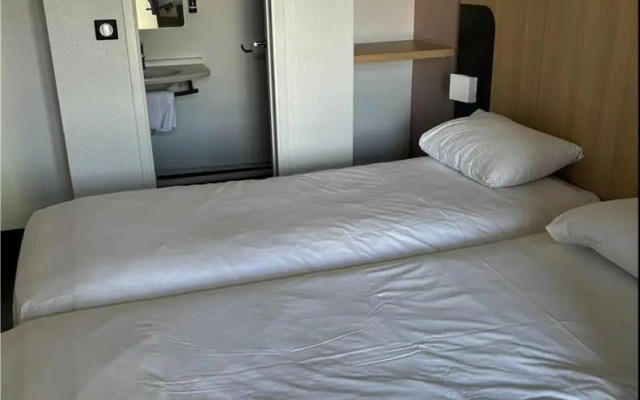 Отель Kyriad Eco 