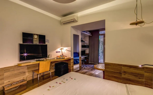 Hotel Franklin Feel The Sound