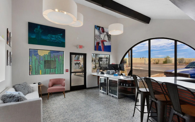 Hotel McCoy - Art, Coffee, Beer, Wine