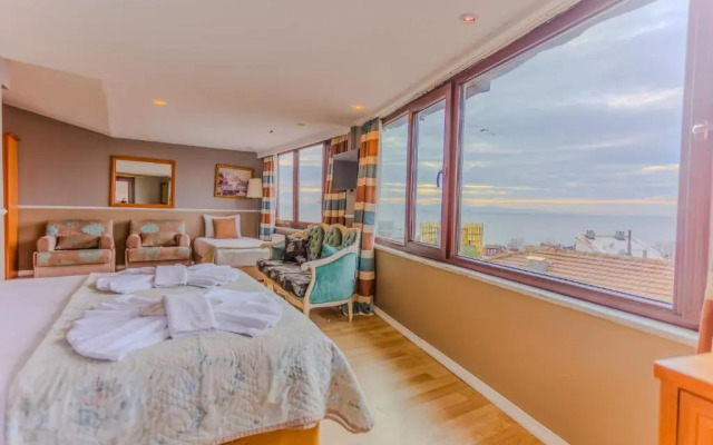 Tashkonak Studio Suites