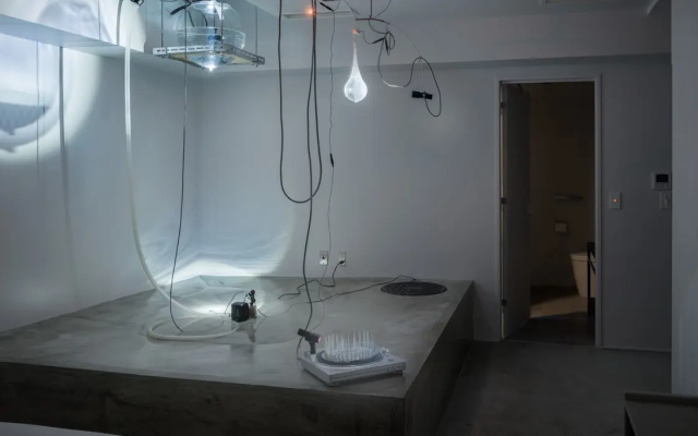 No Man’s Waters / Place That Don’t See - Tetsuya Umeda - 304｜404 Double room (풀 더블 침대) 사진 1