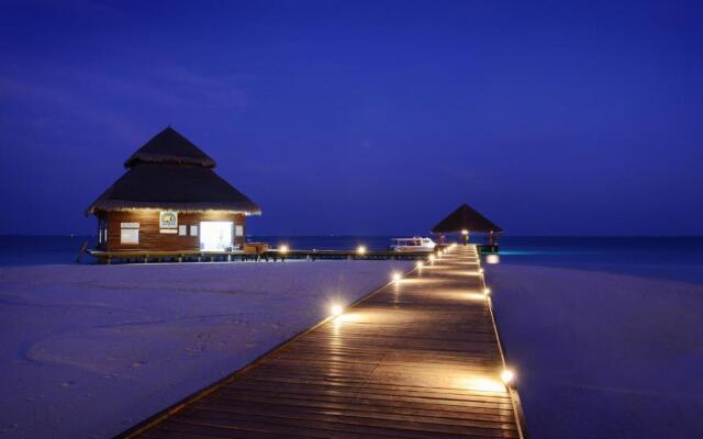 Adaaran Club Rannalhi Hotel