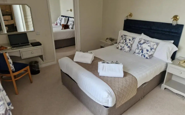 Redcliffe Hotel