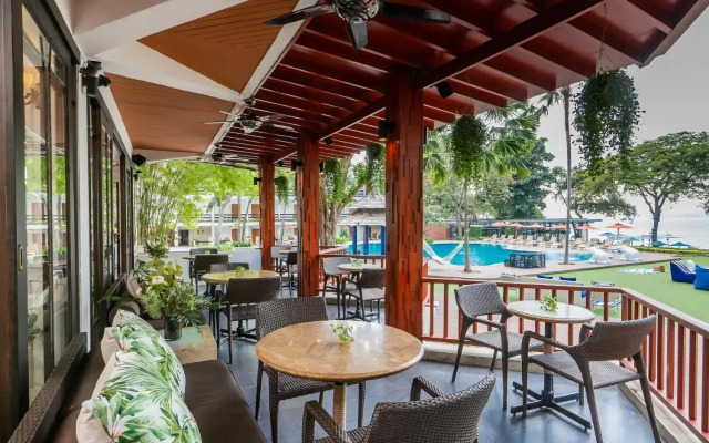 Cosy Beach Hotel