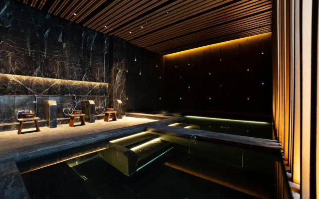 SILQ Hotel And Residence