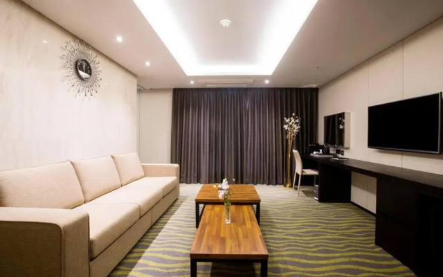 Gloucester Hotel and Resorts