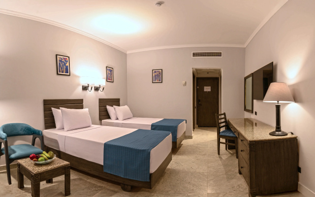 Invidia Coral Beach Tiran