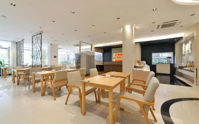 Royal View Resort