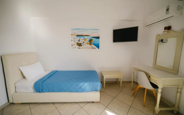 Blue Arise Fira Hotel