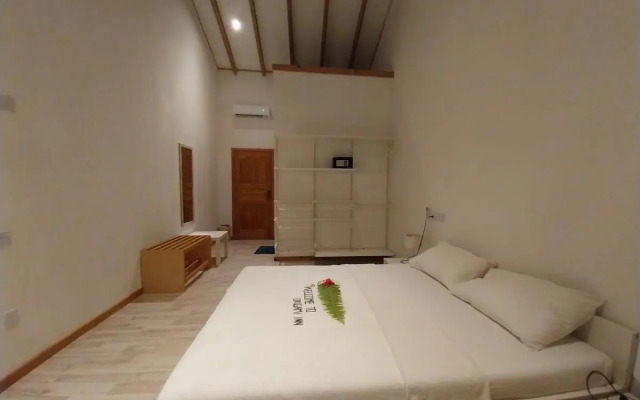Origami Inn Himandhoo