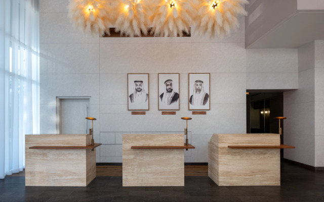 Отель Yas Plaza Circuit