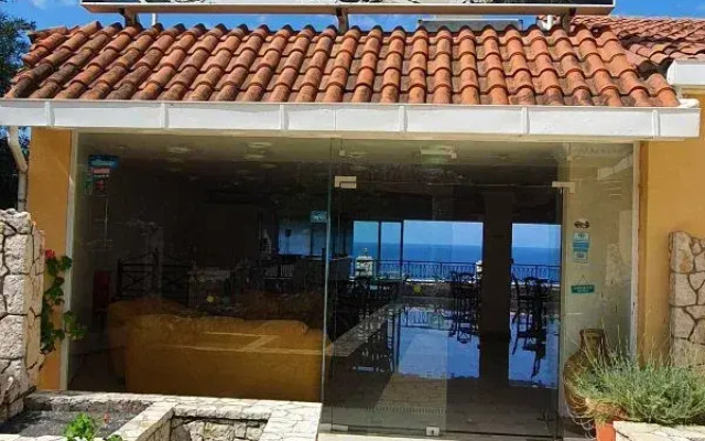 Aloha Hotel