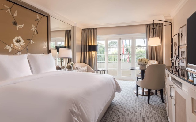 Superior Double room with balcony (full double bed)