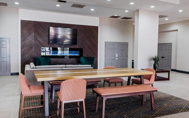 Holiday Inn & Suites Phoenix-Mesa/Chandler, an IHG Hotel