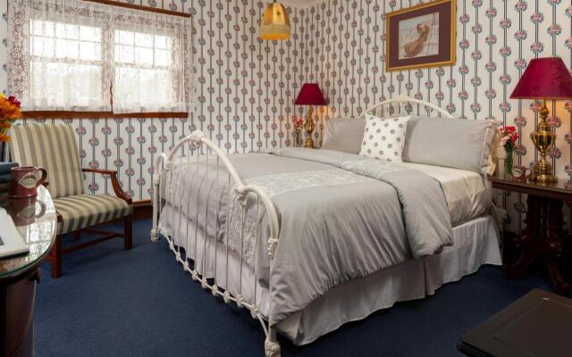 The Palmer House Inn