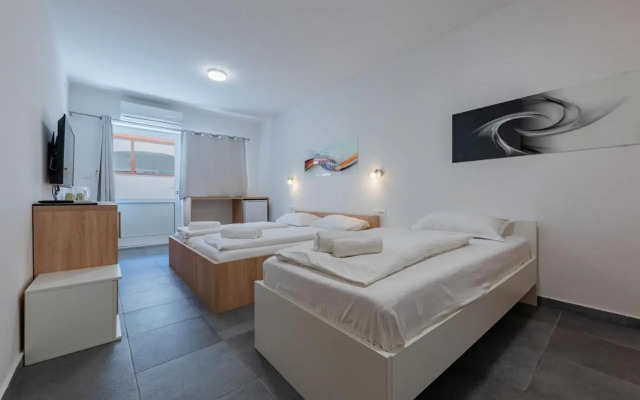 Aparthotel Plat