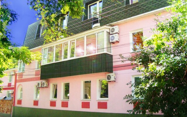 Guest House on Suvorovskyy Spusk