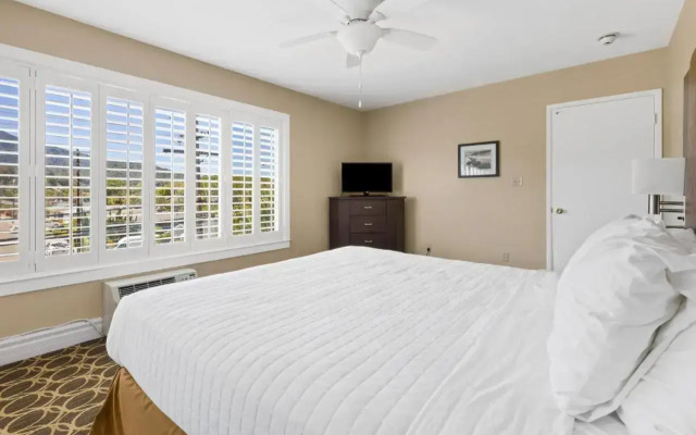 Marin Suites Hotel