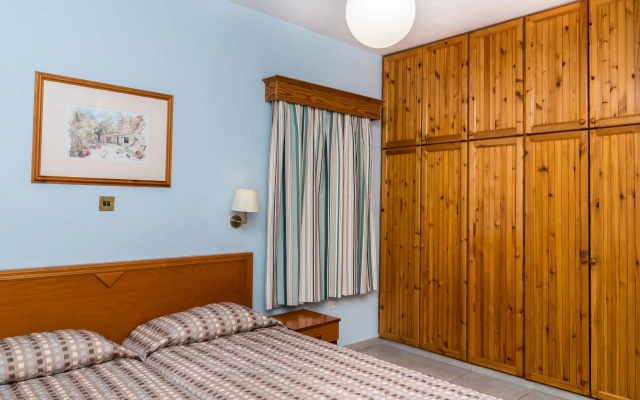1 Bedroom Apartment with inland view (2 sofas and 4 single beds)