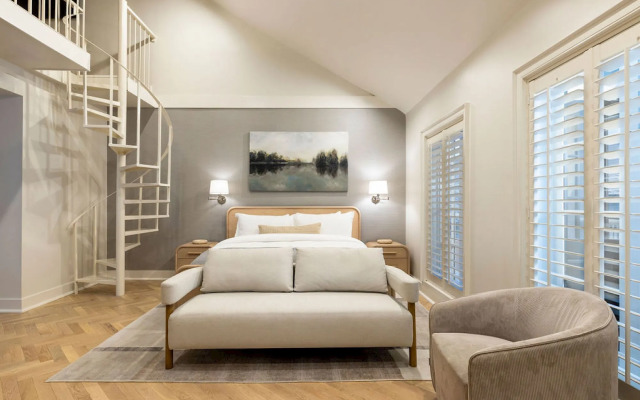 Garden District Hotel