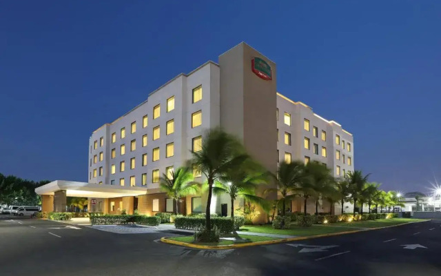 Courtyard by Marriott Panama Metromall