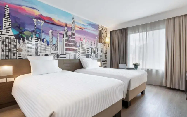 Отель Novotel Bangkok On Siam Square