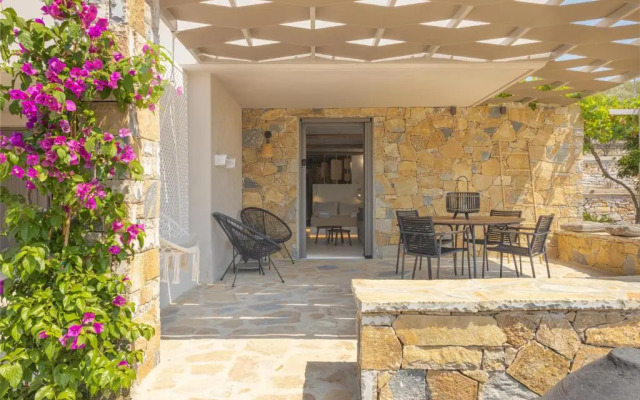 Chariclea Villa