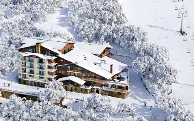 Ajax Ski Club Lodge