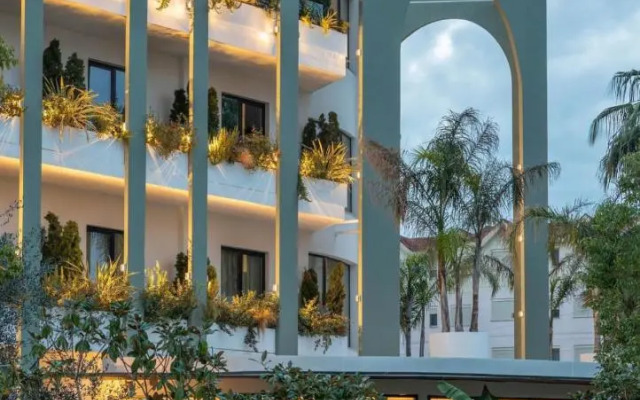 Flower Hotels & Resorts