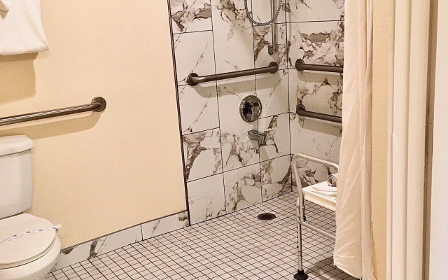 Lighthouse Suites Inn