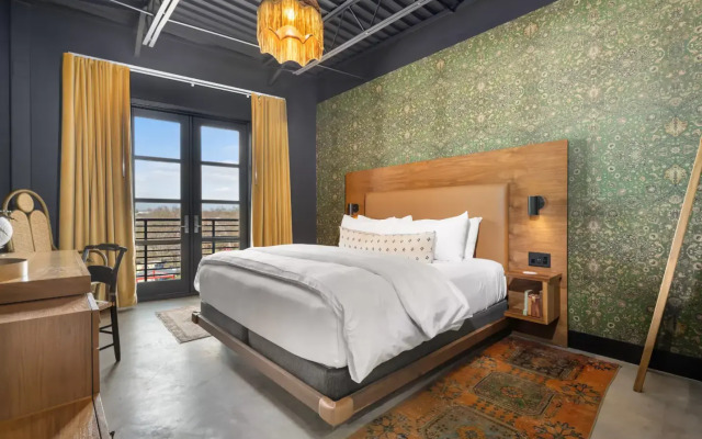 The Frances Modern Inn