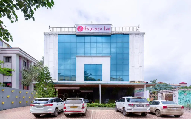 Hotel Express Inn Next To BigBazar	