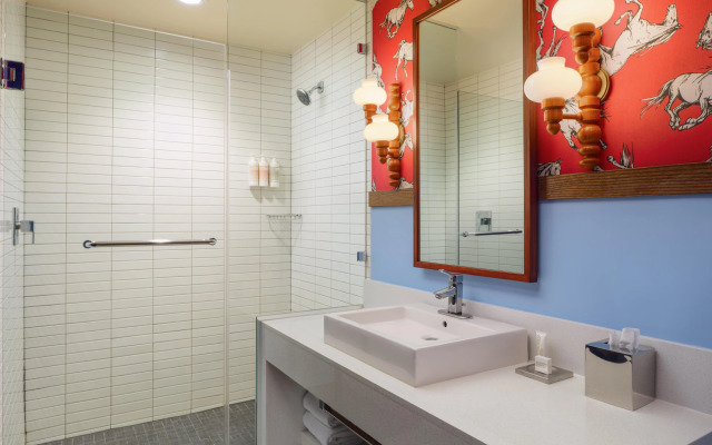 Graduate by Hilton Dallas