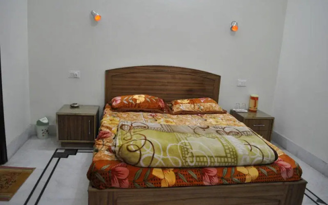 Hotel Dhingra Residency