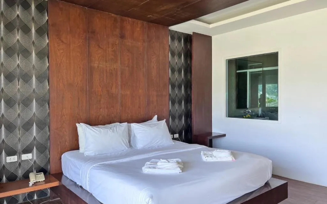 Phi Phi Cliff Beach Resort