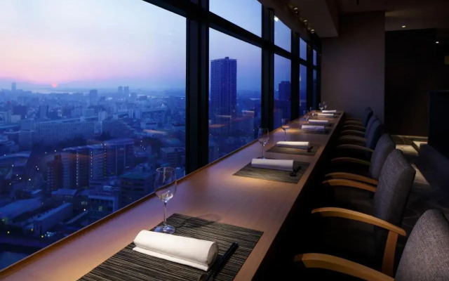 RIHGA Royal Hotel Osaka, Vignette Collection by IHG