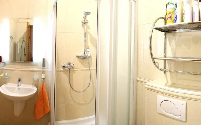 Na Novorossiyskoy 18 Apartment