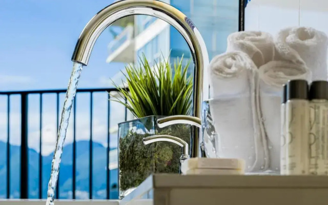Pinnacle Hotel Harbourfront