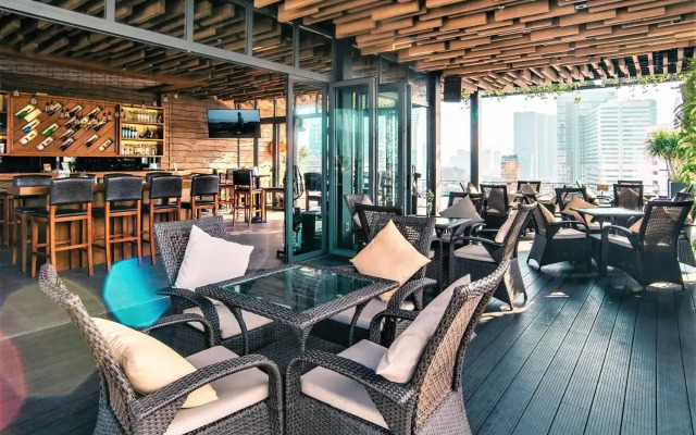 Kin Hotel Thi Sach