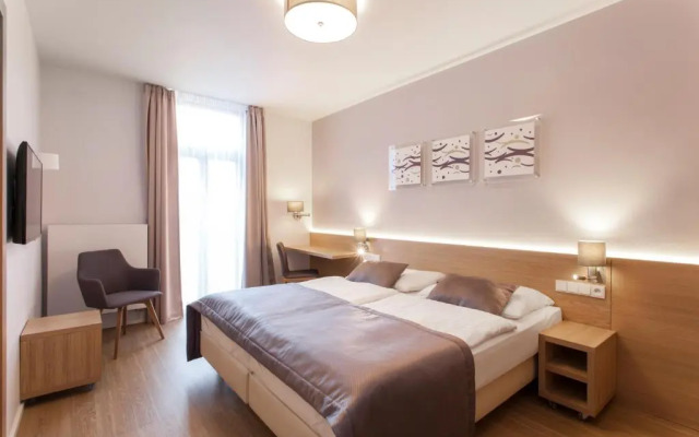 Hotel Carol