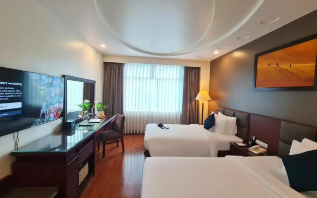 Kin Hotel Thi Sach