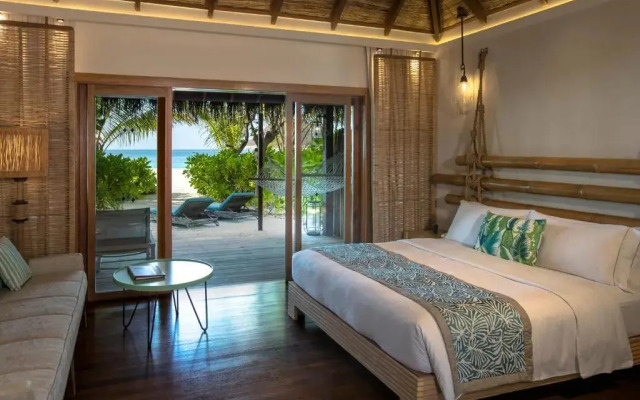 Constance Moofushi All Inclusive Hotel