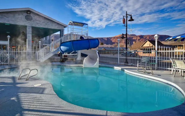 Expedition Lodge