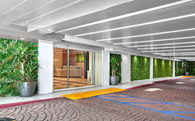 Hilton Garden Inn LAX Los Angeles Airport Hotel